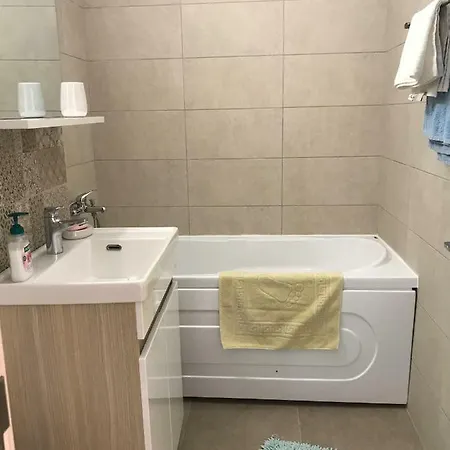 Apartament Theo * مانغاليا